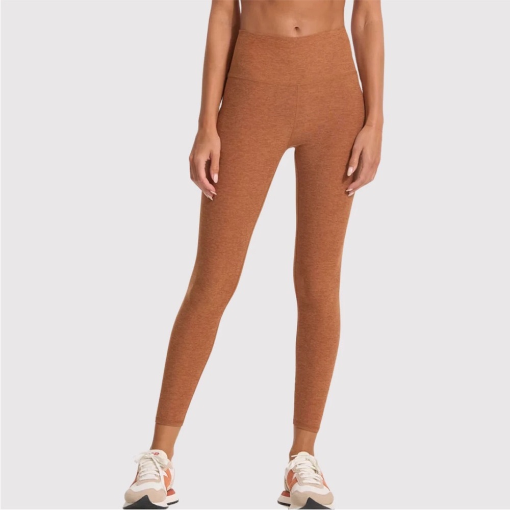 Vuori Clean Elevation High Rise Leggings in a Heathered Rust color - Size S